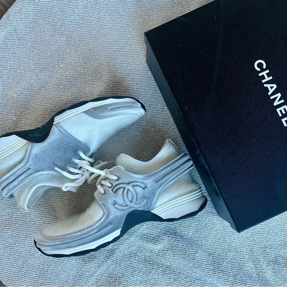 SOLD 🛑Vintage CHANEL Grey and White Authentic Sneakers